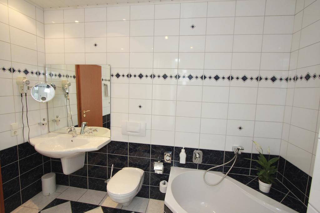 Parkhotel Tillmanns Eltville am Rhein Zimmer foto