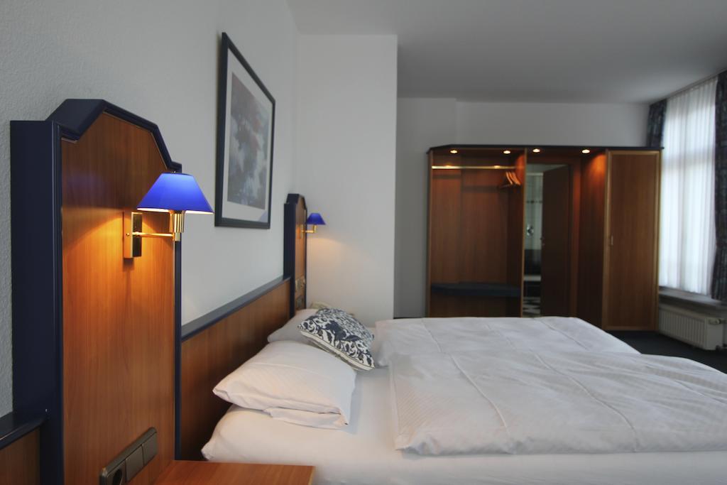 Parkhotel Tillmanns Eltville am Rhein Zimmer foto
